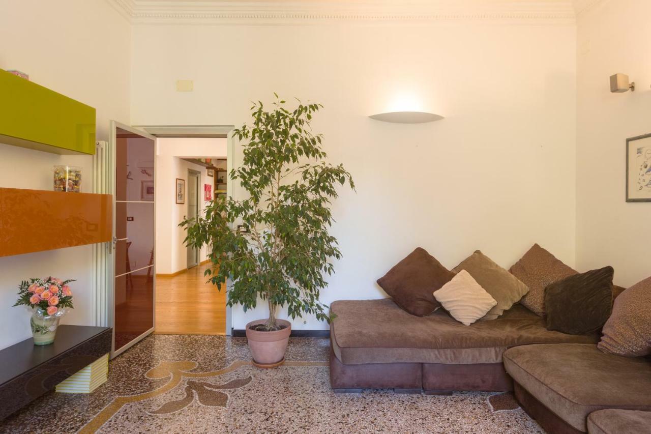 A Beautiful House In Apartment Genua